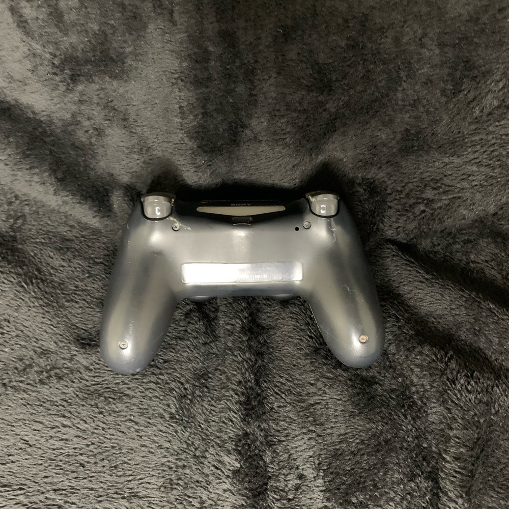 PS4 Controller - Picture 3 of 3